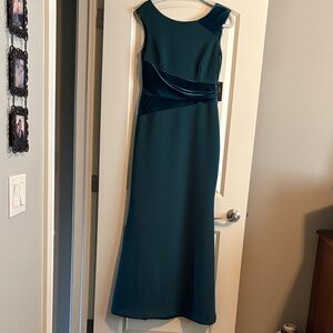 Elegant Green Sleeveless Dress